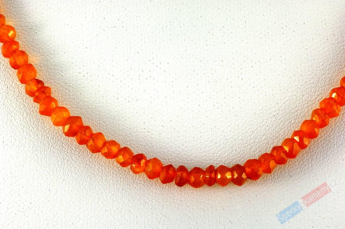 Náhrdelník z broušeného karneolu QA, čočky cca 3 x 4 mm, stříbro Ag 925/1000 (KA3630B)
