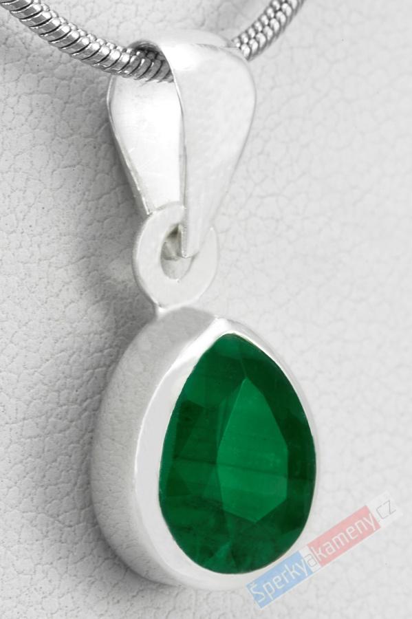 Stříbrný přívěsek (Ag 925/1000) s broušeným smaragdem QA, kapka cca 11 x 8 mm (SM6051P)