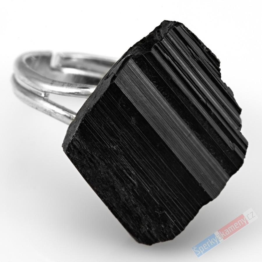 Prsten z turmalínu skorylu QA, vel. kamene cca 20 x 16 mm (TU1580R)