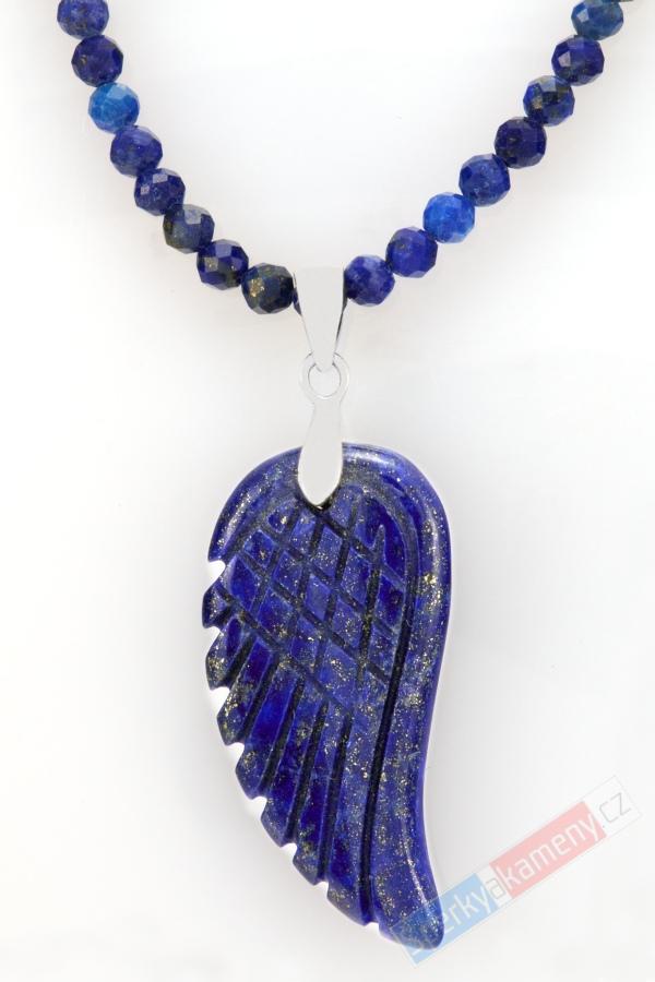 Náhrdelník z broušeného lapisu lazuli s přívěskem ve tvaru andělského křídla QA, stříbro Ag 925/1000 (LL6352S)