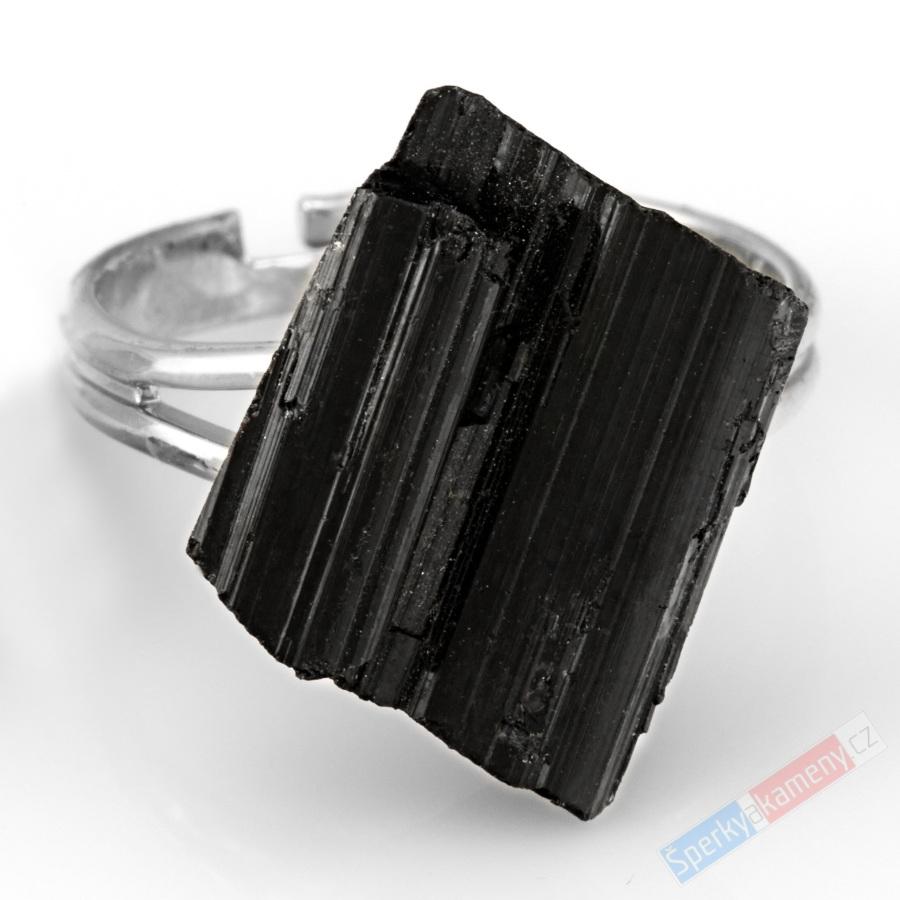 Prsten z krystalu turmalínu skorylu QA, vel. kamene cca 19 x 16 mm (TU1581R)