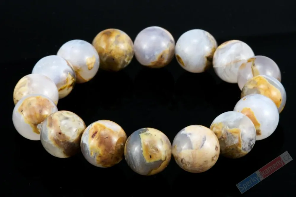 Náramek z chalcedonu v opálu, kuličky cca 12 mm (CHO4598NS)