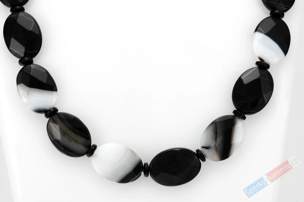 Náhrdelník z onyxu QA, broušené oválky cca 18 x 13 mm (ON3631S)