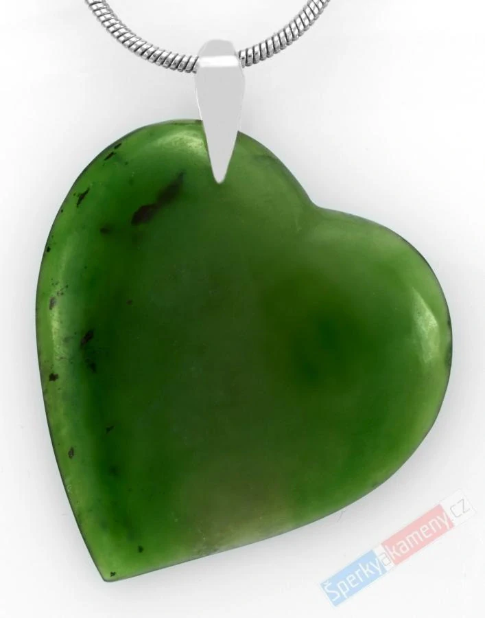 Originální přívěsek z pravého nefritu QA, stříbro Ag 925/1000, srdce cca 30 x 28 mm, "ochránce srdce" (NE4416P)
