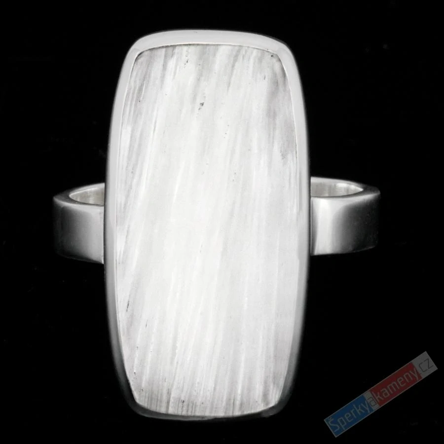 Velký unisex stříbrný prsten (Ag 925/1000) s bílým skolecitem QA, vel. kamene cca 26 x 14 mm, "andělská křídla", RARITA (SC6056R)