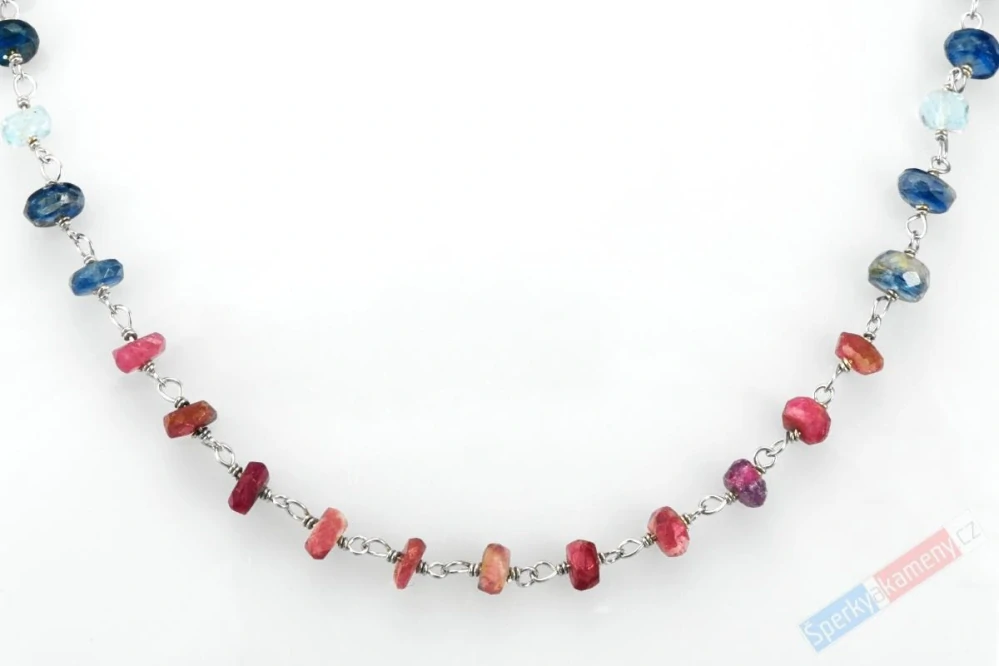 Minimalistický stříbrný náhrdelník (Ag 925/1000) v boho stylu s rubínem, kyanitem a topazem QA, "šperk pro květinkovou vílu" (RKT1215B)