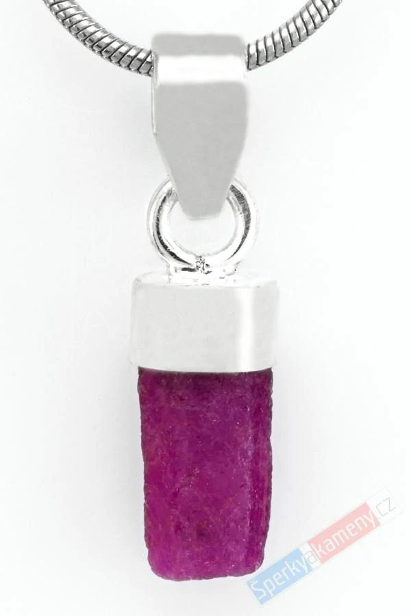 Minimalistický unisex stříbrný přívěsek (Ag 925/1000) s přírodním rubínem QA, cca 14 x 6 mm (RU3637P)