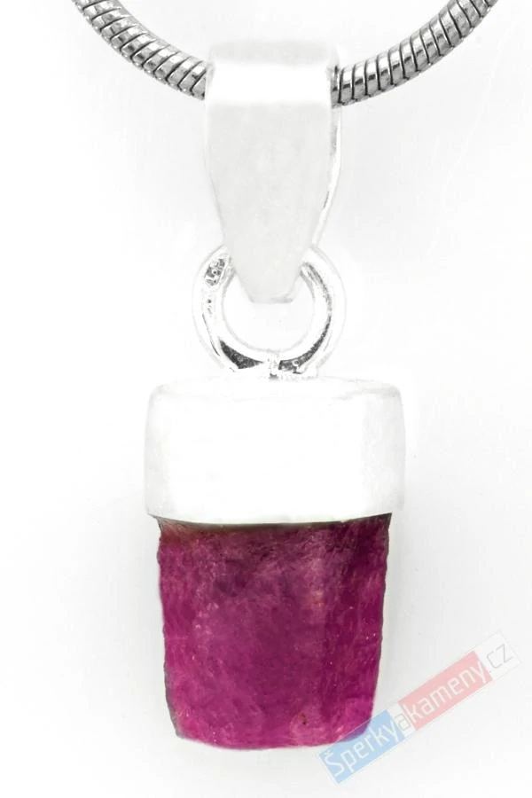 Minimalistický unisex stříbrný přívěsek (Ag 925/1000) s přírodním rubínem QA, cca 12 x 7 mm (RU3638P)