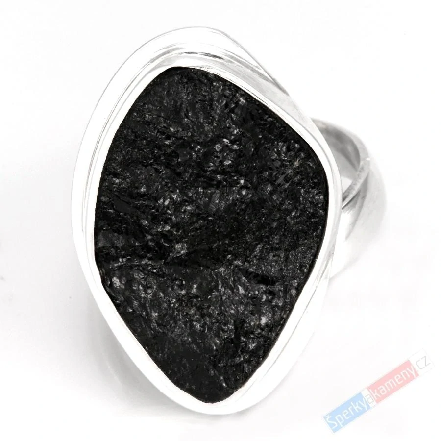 Velký stříbrný prsten (Ag 925/1000) s přírodním turmalínem skorylem QA, vel. kamene cca 30 x 21 mm "ochrana před negativní energii", VELIKOST 57/58 (TU1242R)
