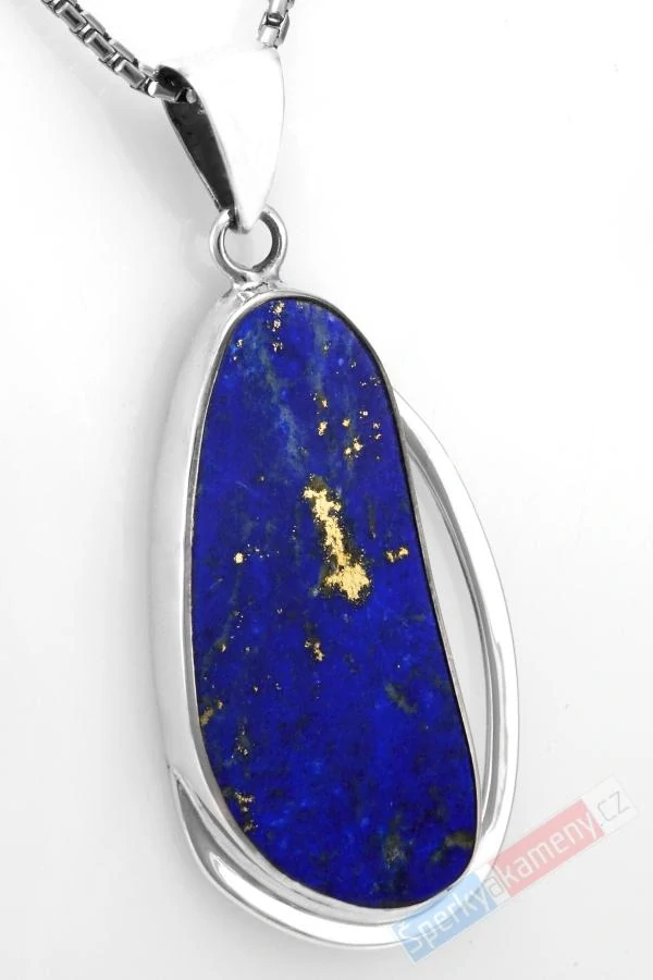 Větší stříbrný přívěsek (Ag 925/1000) s lapisem lazuli prorostlým pyritem QAA, cca 45 x 26 mm, "noční obloha posetá hvězdami II" (LL1529P)