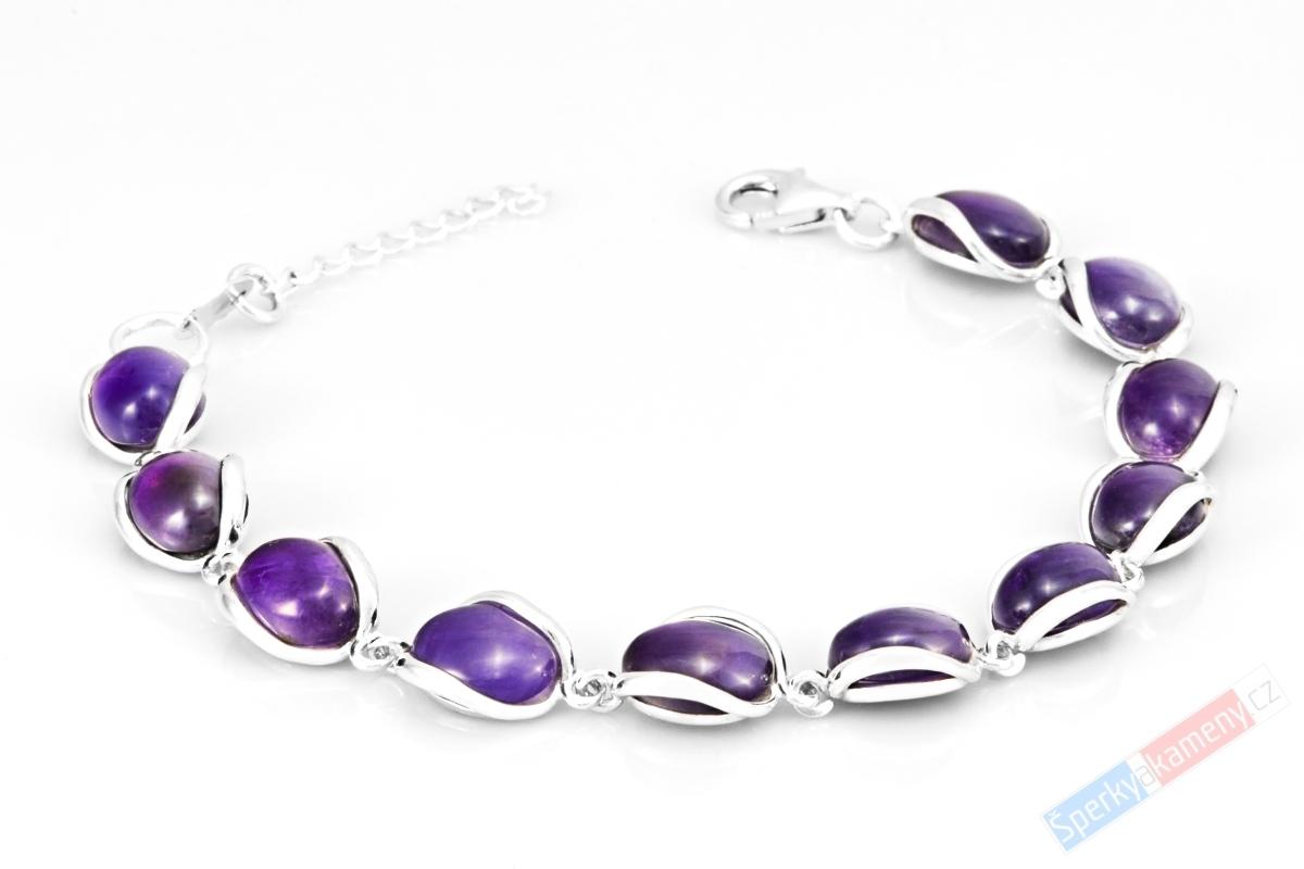 Originální stříbrný náramek (Ag 925/1000) s tmavým ametystem QA, jedenáct kamenů o velikosti cca 10 x 8 mm, "šperk princezny Večernice" (AM1476NS)