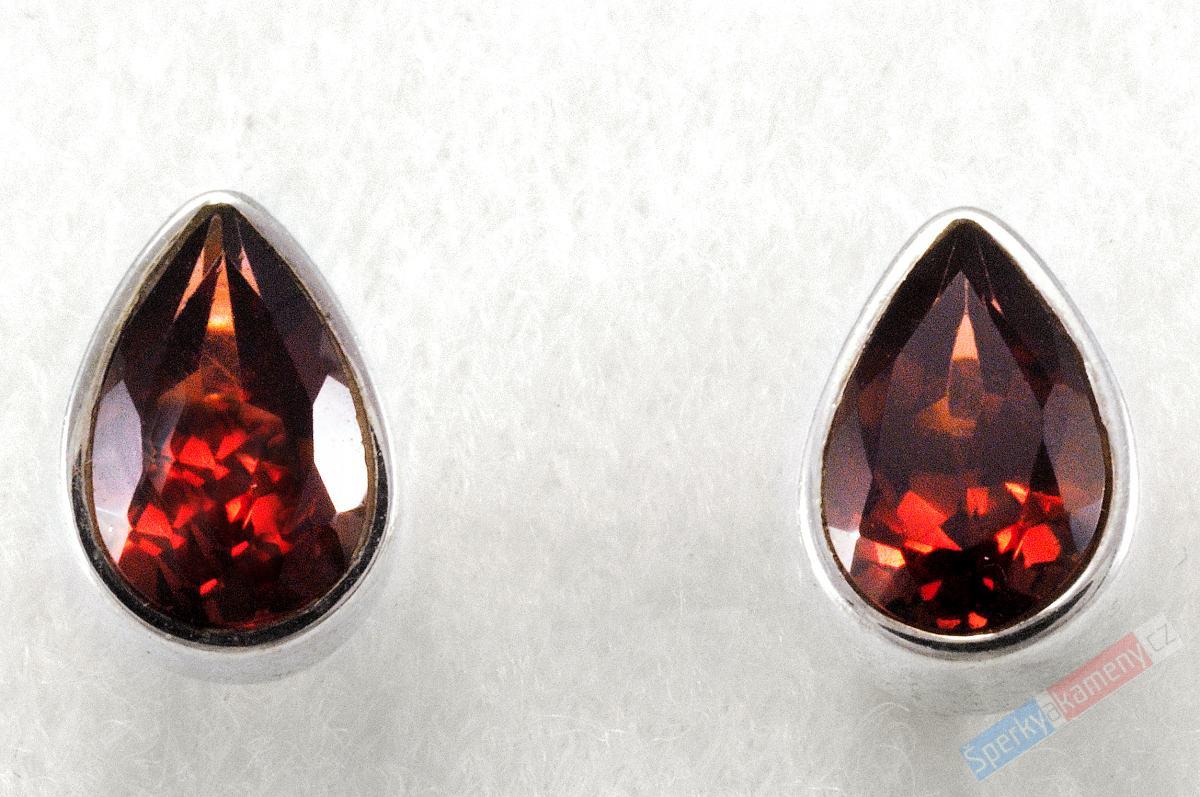 Stříbrné náušnice (Ag 925/1000) s broušeným granátem QA, puzetky - kapky cca 10 mm (GR251U)