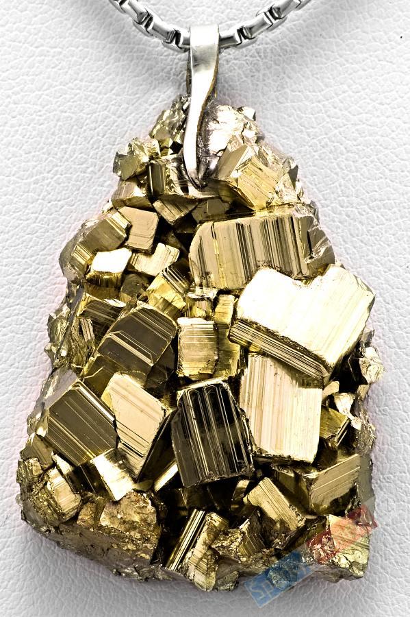 Přívěšek z pyritu QA, cca 37 x 26 mm (PY175P)