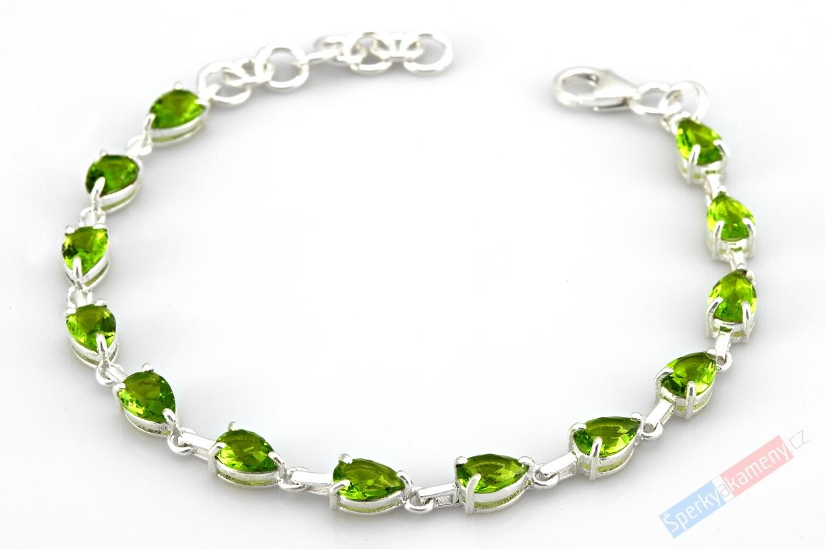 Originální stříbrný náramek (Ag 925/1000) s broušeným olivínem QA, 13 kamenů o velikosti cca 5,5 x 8 mm (OL6810NS)
