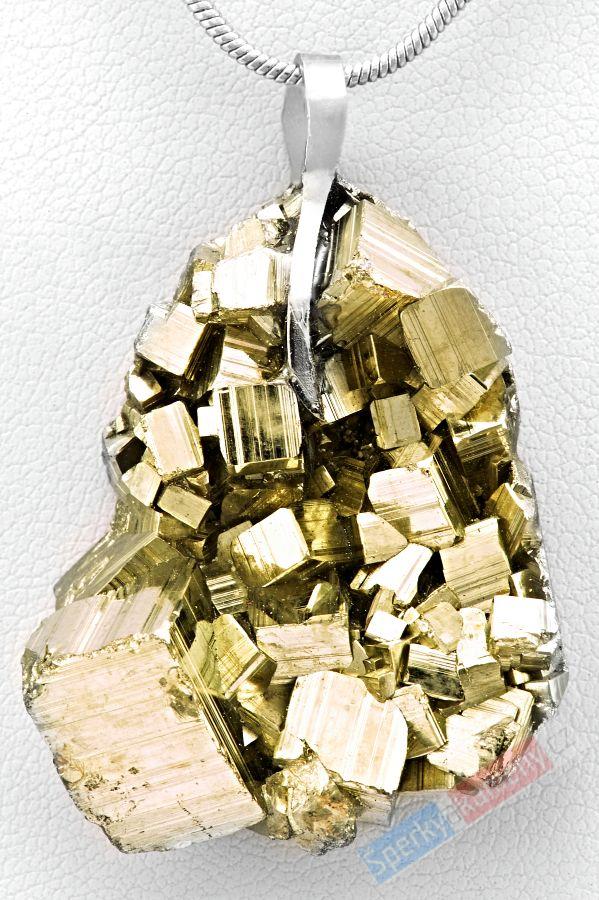 Přívěsek z pyritu QA, cca 34 x 26 mm (PY186P)