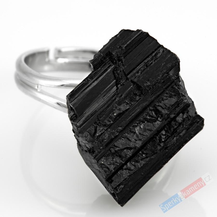 Prsten z krystalu turmalínu skorylu QA, vel. kamene cca 20 x 16 mm (TU205R)