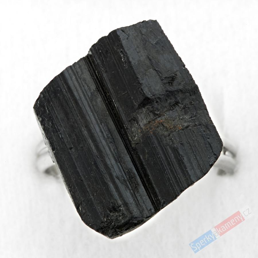 Prsten z krystalu turmalínu skorylu QA, vel. kamene cca 20 x 17 mm (TU1331R)