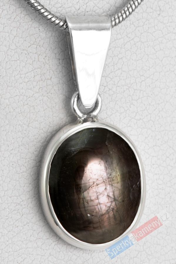 Stříbrný přívěsek (Ag 925/1000) s thajským asterickým safírem, ovál cca 14 mm (SFA6051P)