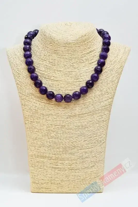Náhrdelník z broušeného tmavě fialového ametystu, QA kuličky cca 8 mm  (AM375B) 
