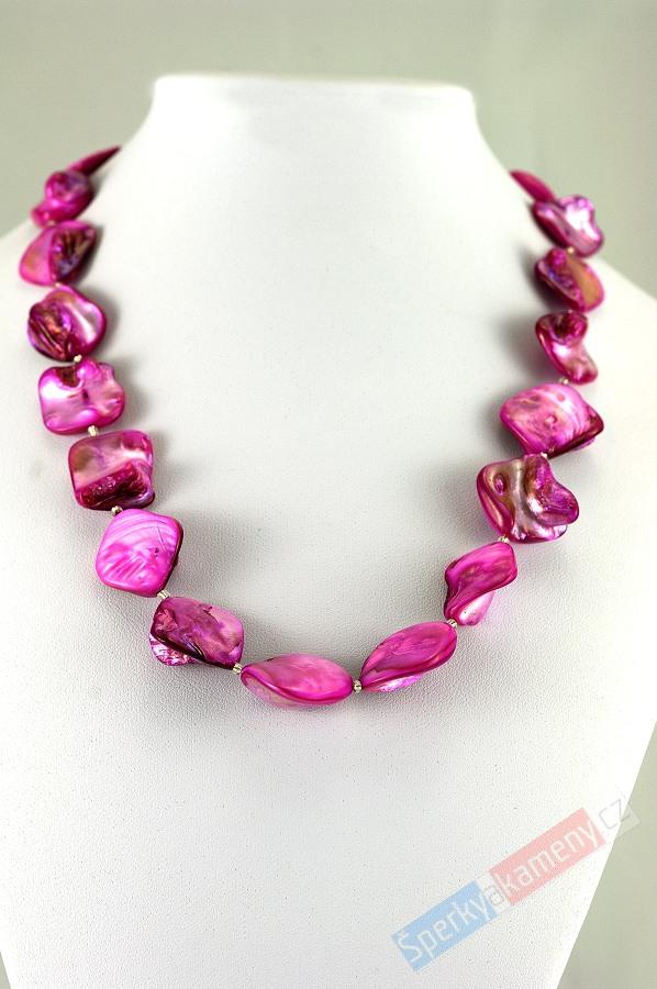 Náhrdelník z pink perleti, nepravidelné čtverce cca 17 mm (PE151)