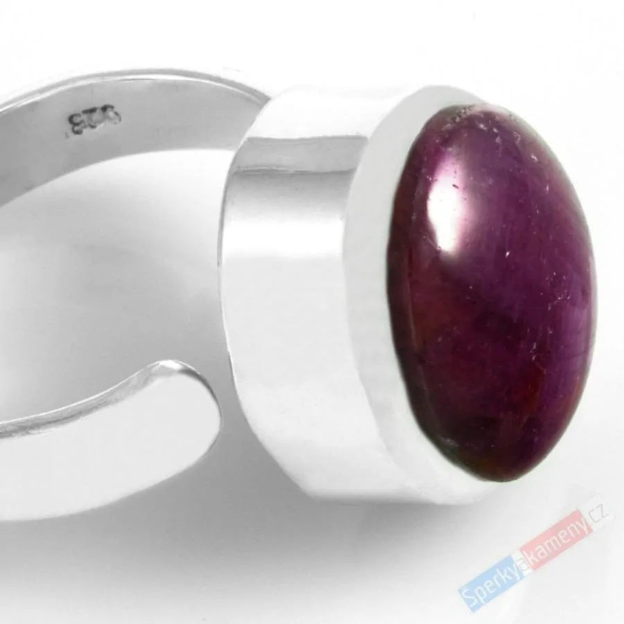 Stříbrný prsten (Ag 925/1000) s asterickým rubínem QA, vel. kamene cca 14 x 11 mm, RARITA (RU7875RA)