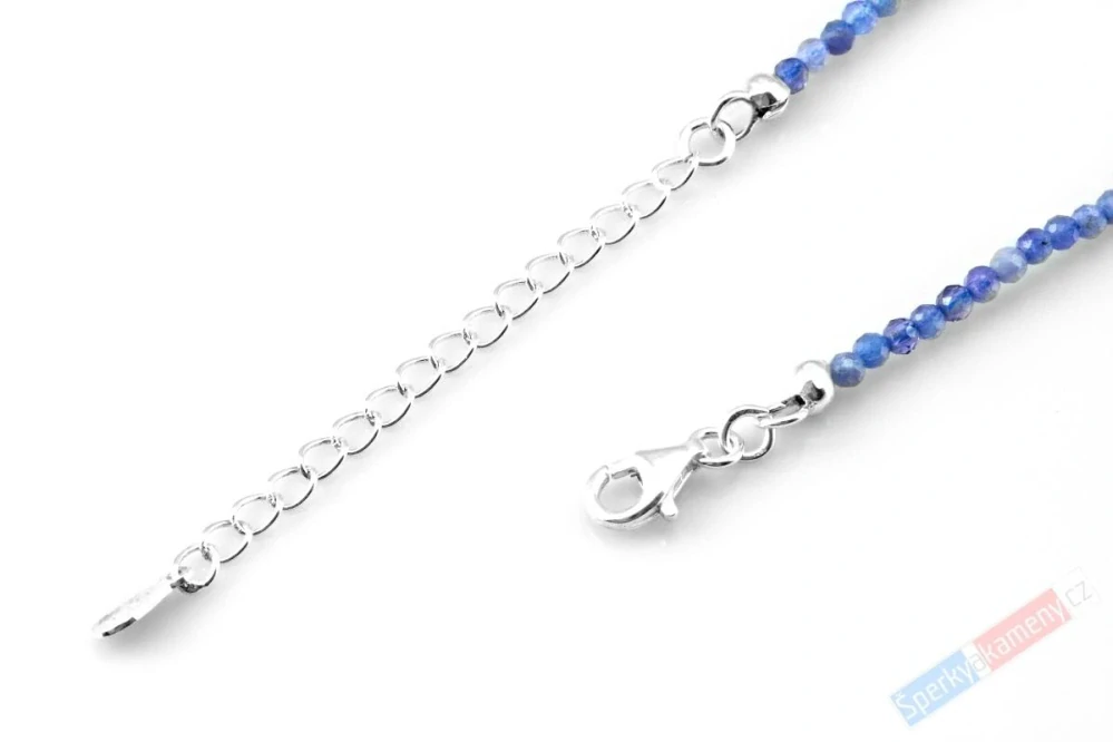 Minimalistický náhrdelník z broušeného tanzanitu, mírně nepravidelné kuličky cca 1 až 2 mm, stříbro Ag 925/1000, délka cca 41 cm, RARITA (TZ6051B)