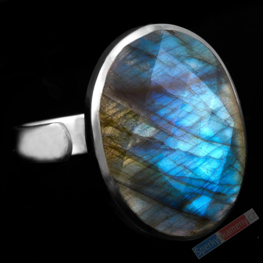 Stříbrný prsten (Ag 925/1000) s broušeným labradoritem QAA, vel. kamene cca 24 x 18 mm (LB5143R)