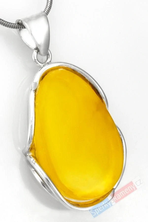 Stříbrný přívěsek (Ag 925/1000) s pravým žlutým jantarem QA, kapka cca 34 x 23 mm, "jarní sluníčko" (JA1089P)