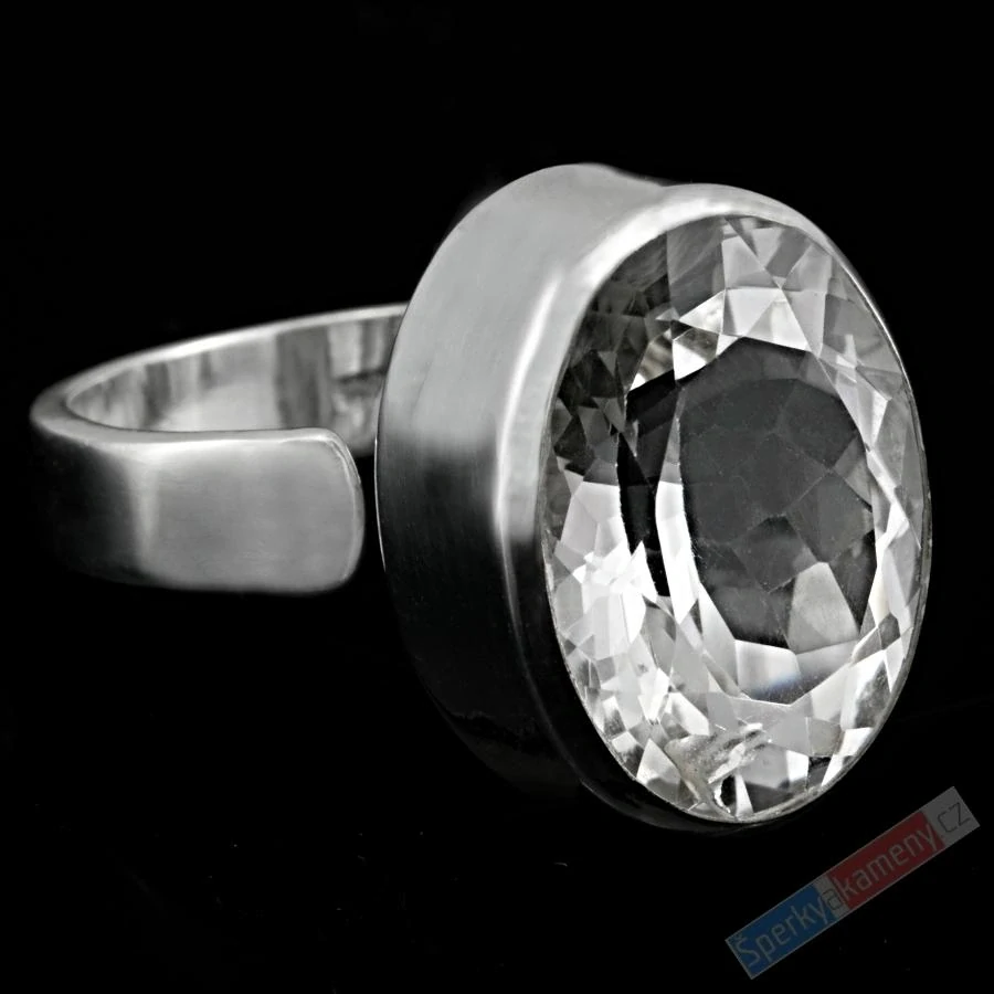 Stříbrný prsten (Ag 925/1000) s broušeným křišťálem QA, vel. kamene cca 18 x 14 mm (KR7263R)