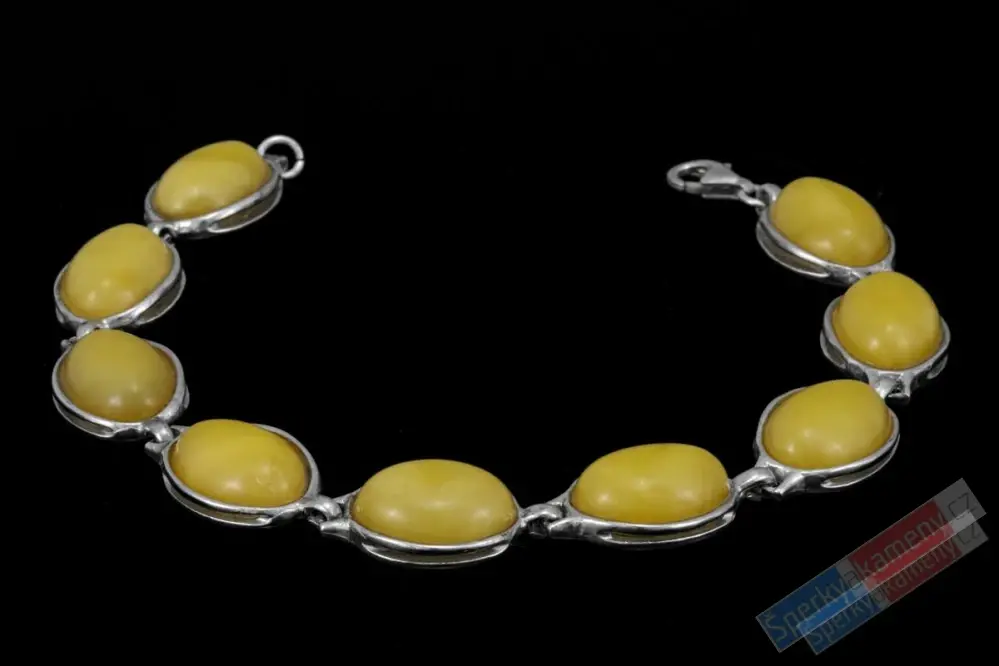 Originální stříbrný náramek (Ag 925/1000) se žlutým jantarem QA, devět kamenů cca 14 x 12 mm, "hřejivá síla slunce" (JA1815NS)