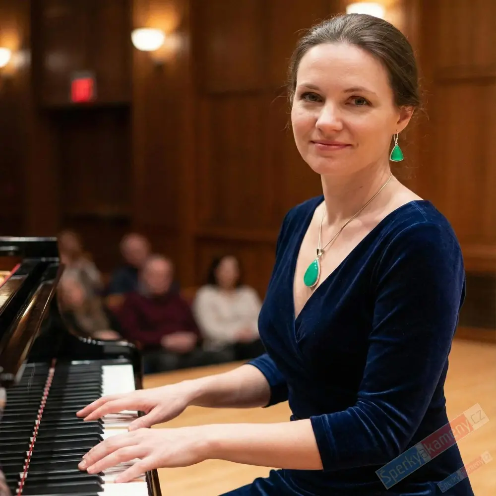 Stříbrný přívěsek (Ag 925/1000) s chryzoprasem QAA, kapka cca 29 x 19 mm, RARITA (CHR1517P)