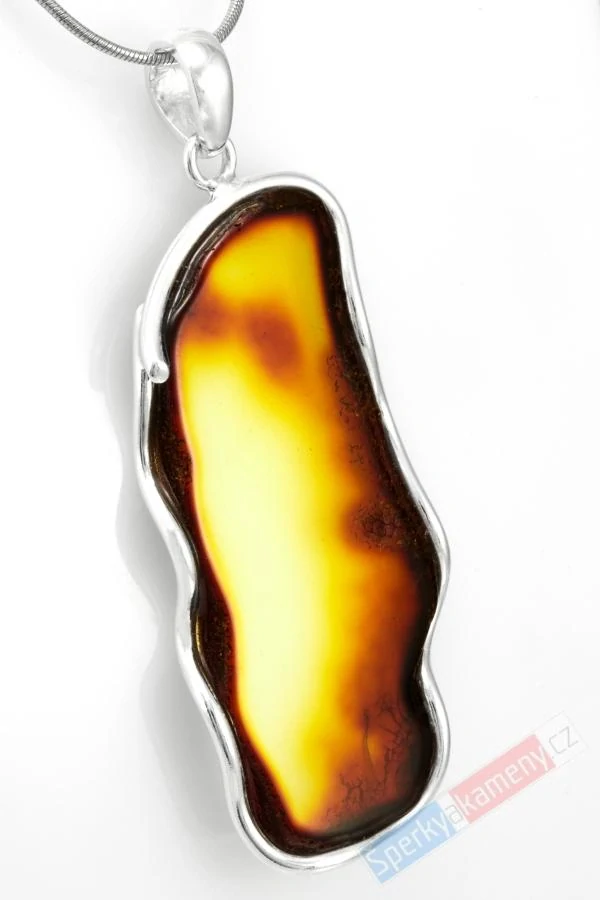 Extra velký stříbrný přívěsek (Ag 925/1000) s baltským jantarem QAA, plátek cca 61 x 27 mm, "zapadající slunce" (JA1516P)