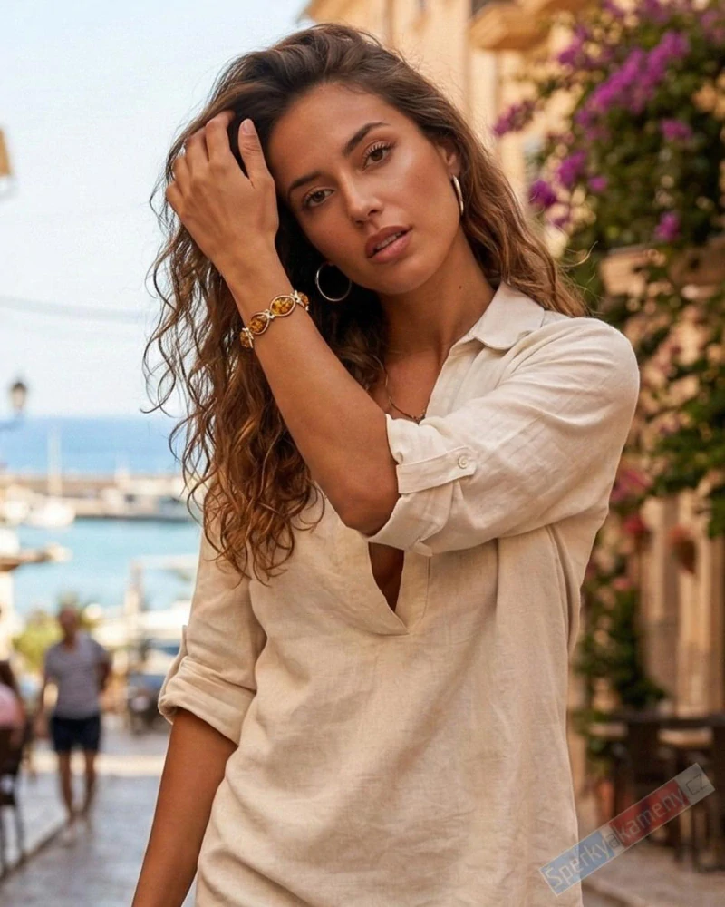 Originální stříbrný náramek (Ag 925/1000) s baltským jantarem QAA, pět velkých mírně nepravidelných kamenů o velikosti cca 25 x 17 mm, "krása barvy medu" (JA2939NS)