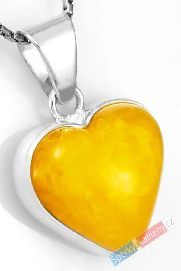 Stříbrný přívěsek (Ag 925/1000) se žlutým baltským jantarem QAA, srdce cca 26 x 29 mm, "srdce pro vílu ze slunečního království II" (JA1975P)