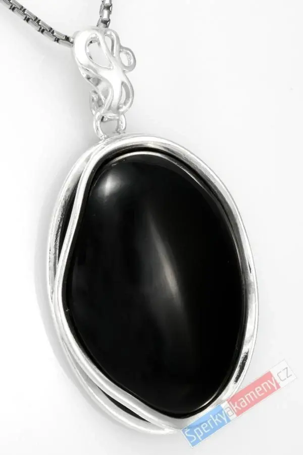 Větší stříbrný přívěsek (Ag 925/1000) s černým onyxem QAA, ovál cca 44 x 34 mm, "ochrana a pozitivní pohled na svět" (ON1960P)