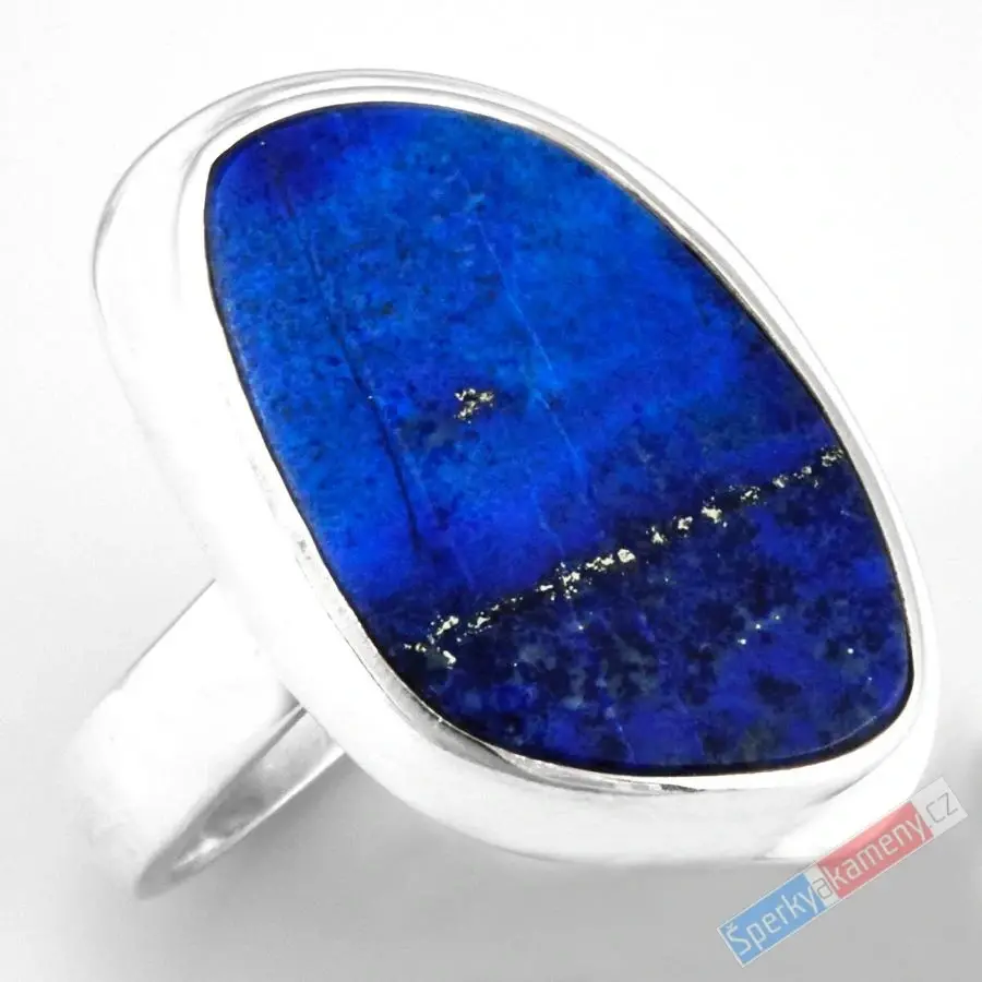 Stříbrný prsten (Ag 925/1000) s lapisem lazuli QAA, vel. kamene cca 29 x 20 mm, "noční obloha posetá hvězdami IV" (LL1579R)