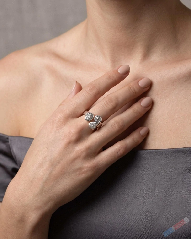 Originální stříbrný prsten (Ag 925/1000) se třemi surovými diamanty QA, kameny o velikosti cca 6 až 8 mm, POUZE VELIKOST 59, "prsten pro princeznu z diamantových skal" (DA2722R)