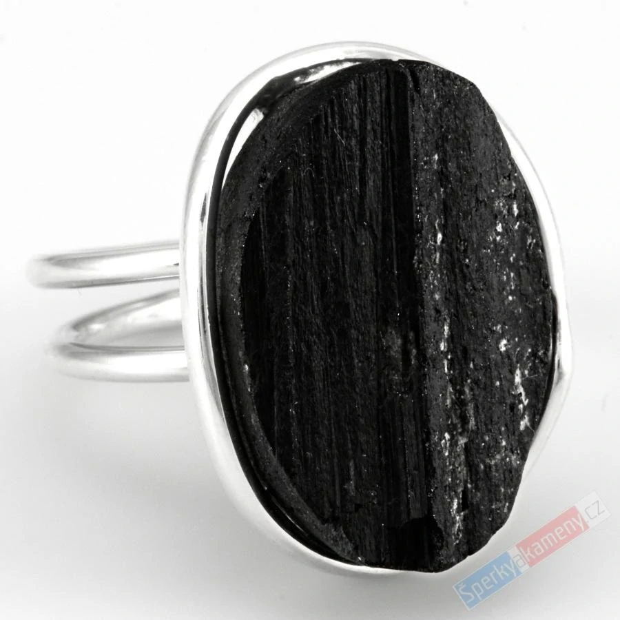 Stříbrný prsten (Ag 925/1000) s přírodním turmalínem skorylem QA, vel. kamene cca 24 x 18 mm, "ochrana před negativní energií", VELIKOST 57/58 (TU8881R)