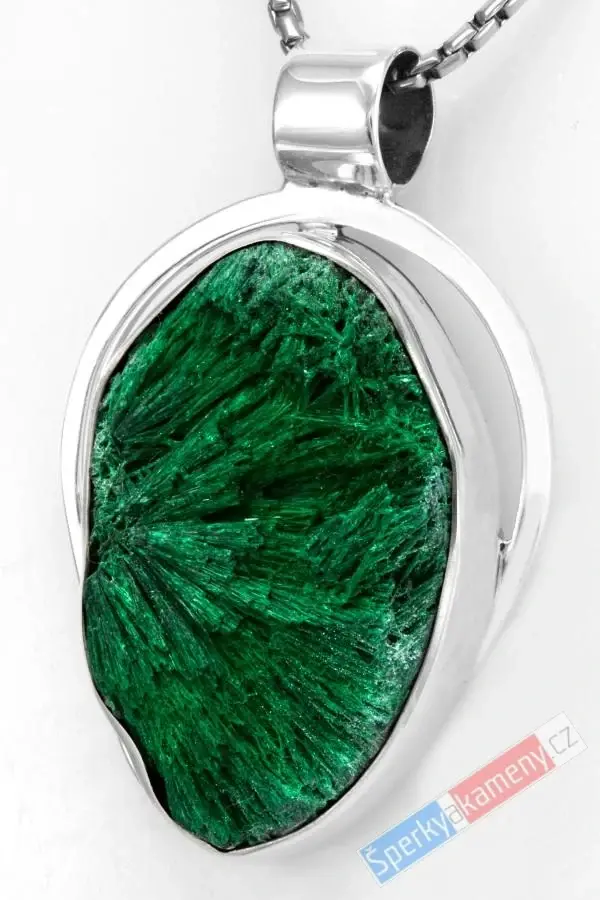 Unisex stříbrný přívěsek (Ag 925/1000) s přírodním malachitem QAA, cca 36 x 28 mm, "zelený samet" (MA1583P)