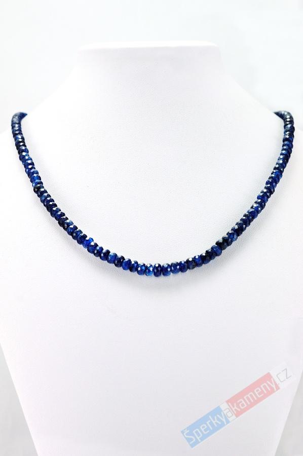 Náhrdelník z broušeného safíru QAA, čočky od cca 2 x 2 mm až 3 x 4 mm, stříbro Ag 925/1000, nádherná barva (SFF2541B)