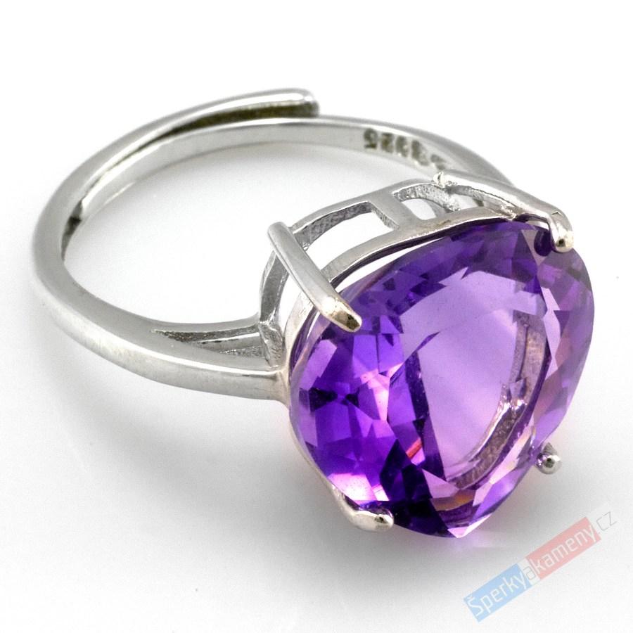 Stříbrný prsten (Ag 925/1000) s velkým broušeným ametystem QAA, vel. kamene cca 14 x 14 mm (AM840R)