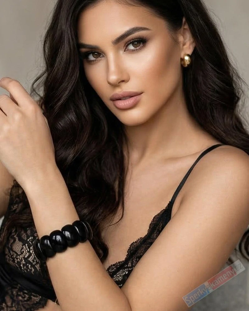 Náramek z onyxu, plošky o vel. cca 20 x 14 mm "pozitivní pohled na svět" (ON153NS)