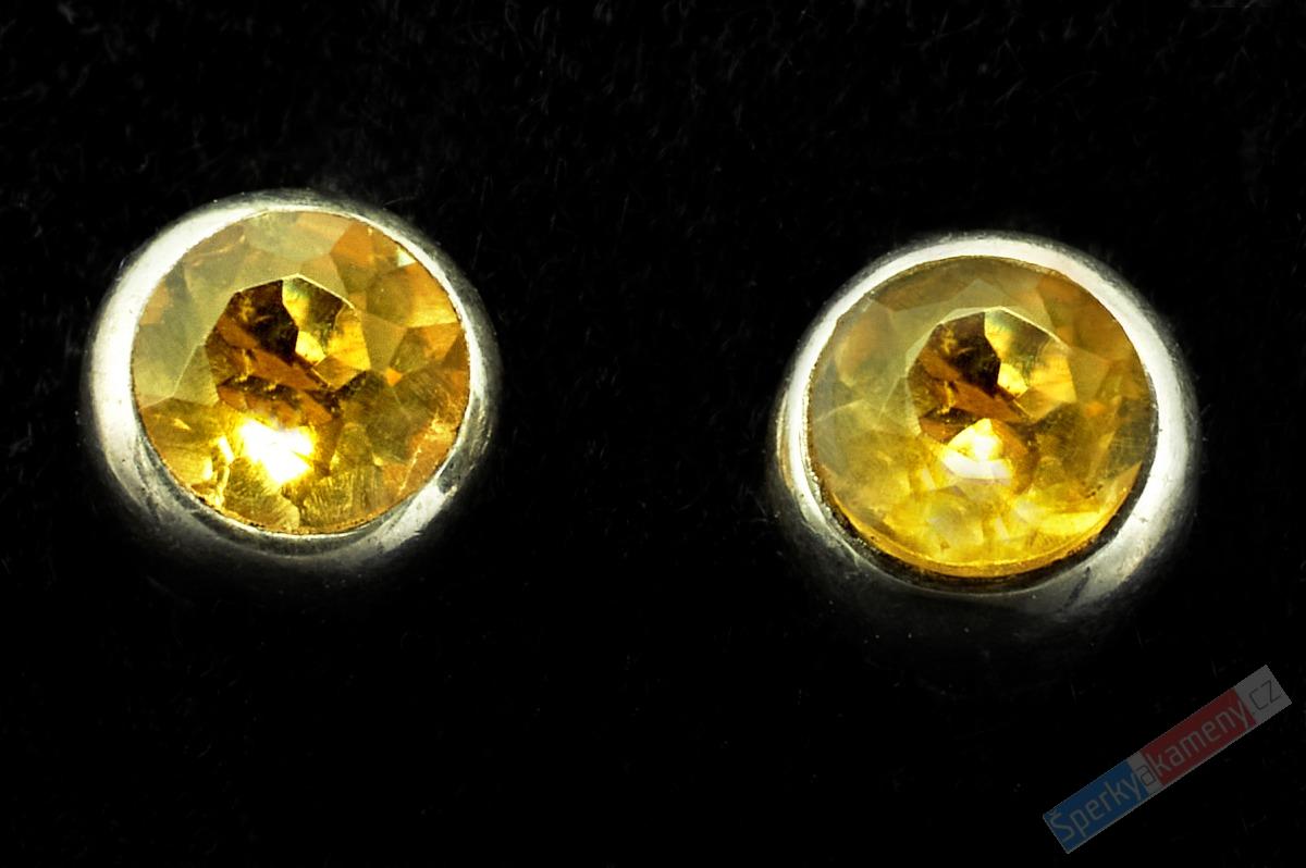 Stříbrné náušnice (Ag 925/1000) s broušeným citrínem QA, puzetky o průměru cca 5 mm (CI2420U)