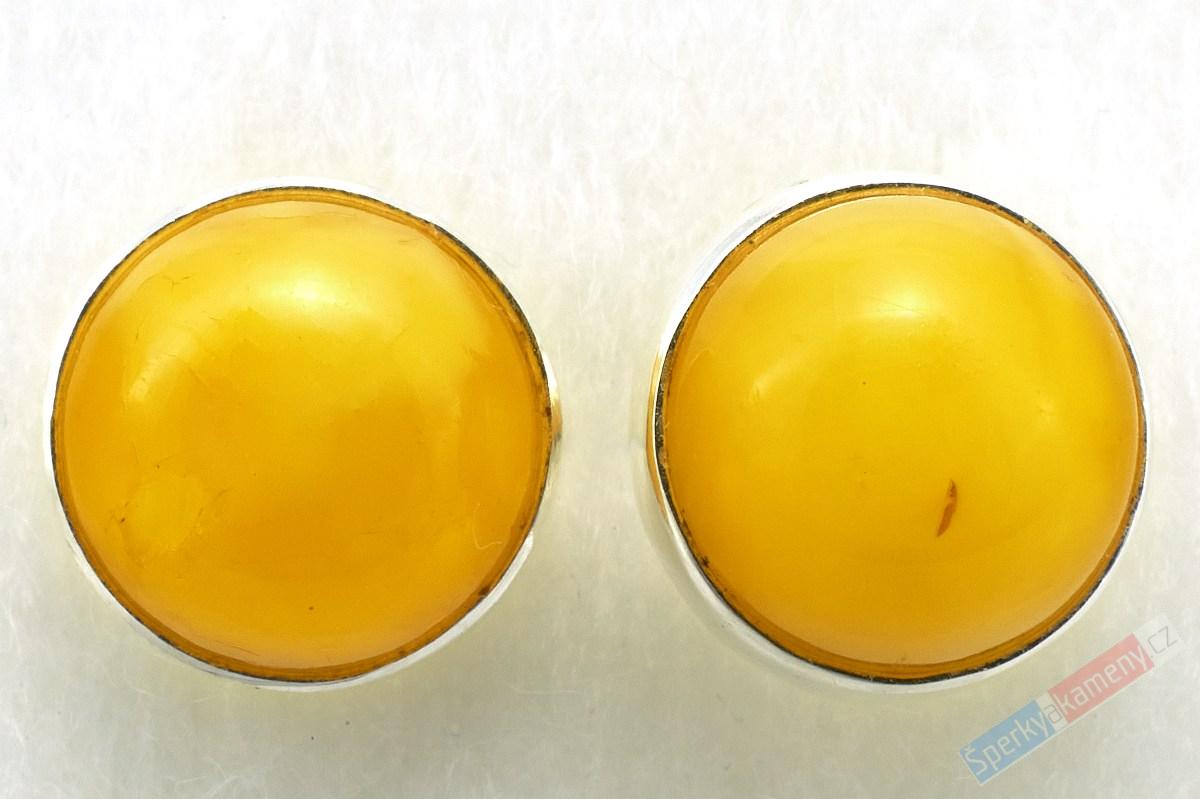 Stříbrné náušnice (Ag 925/1000) s jantarem QA, puzetky o průměru cca 10 mm (JA3633U)