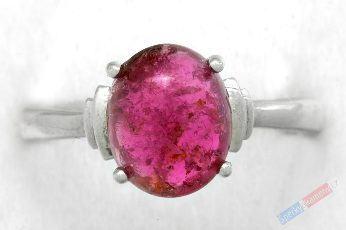 Stříbrný prsten (Ag 925/1000) s turmalínem rubelitem QAA, nádherná barva, vel. kamene cca 10 x 8 mm (RB8470R)