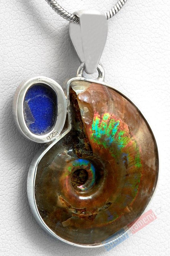 Originální unisex stříbrný přívěšek (Ag 925/1000) s amonitem s kousky amolitu a lapisem lazuli QA, cca 25 x 21 mm "vesmírné vědomí" (ALM2300P)