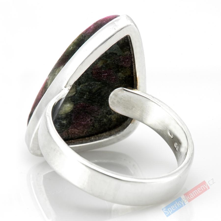 Unisex stříbrný prsten (Ag 925/1000) s eudialitem QAA, vel. kamene cca 23 x 16 mm, RARITA (ED5445R)