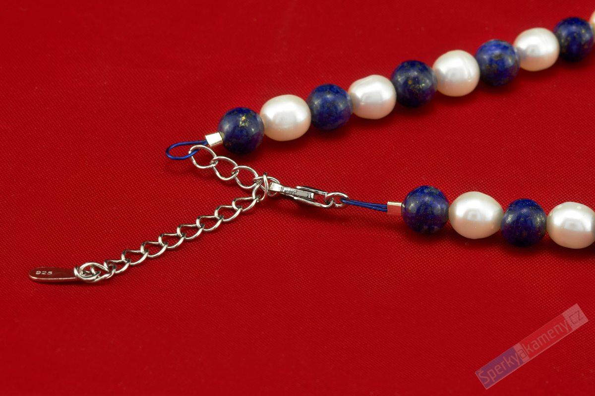 Náhrdelník z lapisu lazuli QA a bílých sladkovodních perel, stříbro Ag 925/1000, kuličky cca 6 mm (LLP9075S)