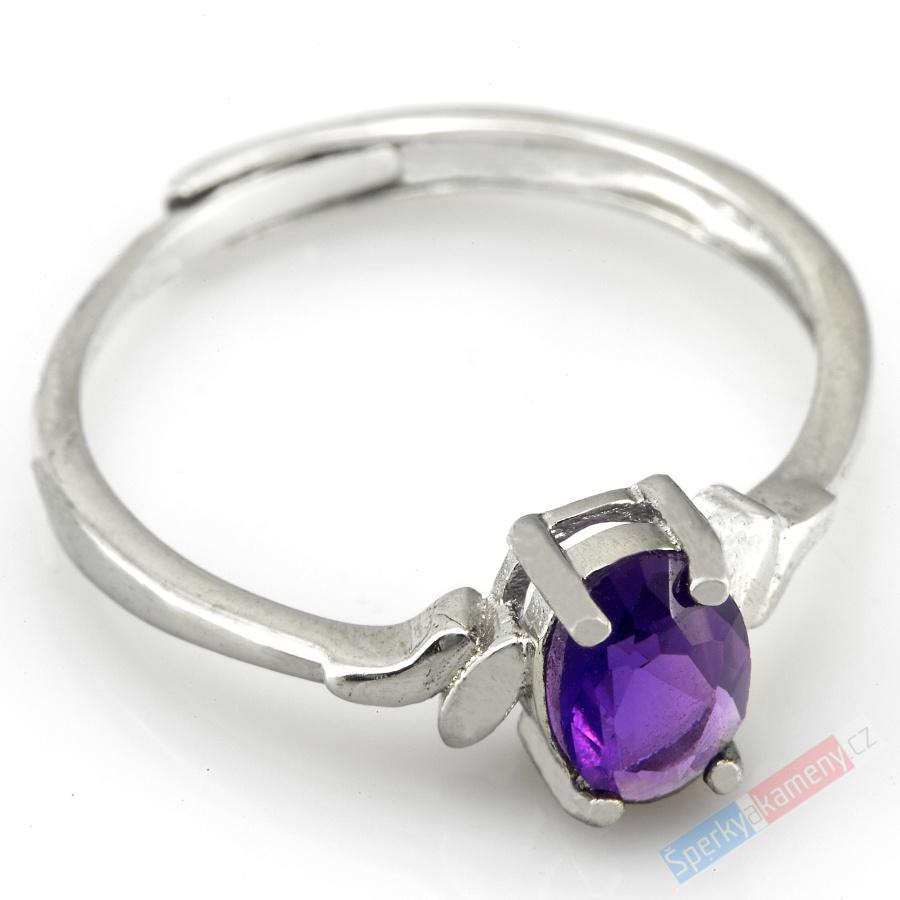 Stříbrný prsten (Ag 925/1000) s broušeným tmavším ametystem QA, vel. kamene cca 7 x 5 mm (AM5144R)