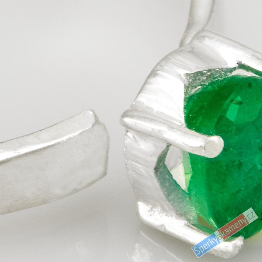 Stříbrný prsten (Ag 925/1000) s broušeným smaragdem QA, vel. kamene cca 7 x 5 mm (SM7865R)